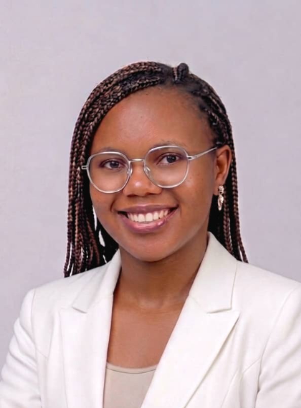 IHOZUWIZERA Kathia Louange